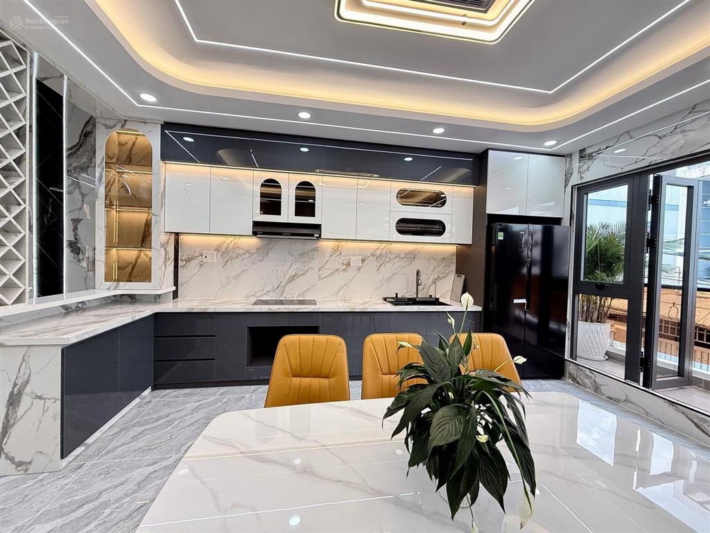 Siêu phẩm 4 tầng ô thang máy mặt tiền nhánh đường trung mỹ tây 13a, cách ngã tư an sương 500m