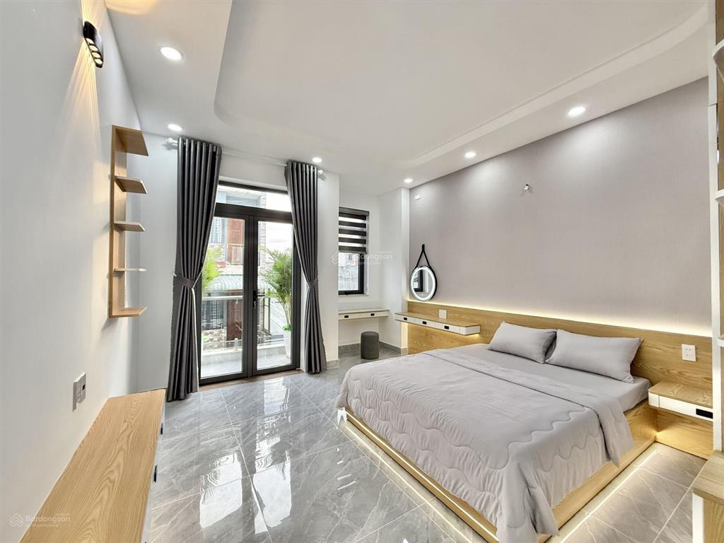 Siêu phẩm 4m x 18m. 4 tầng ô thang máy. 1/ hẻm 8m thông đường trung mỹ tây 09