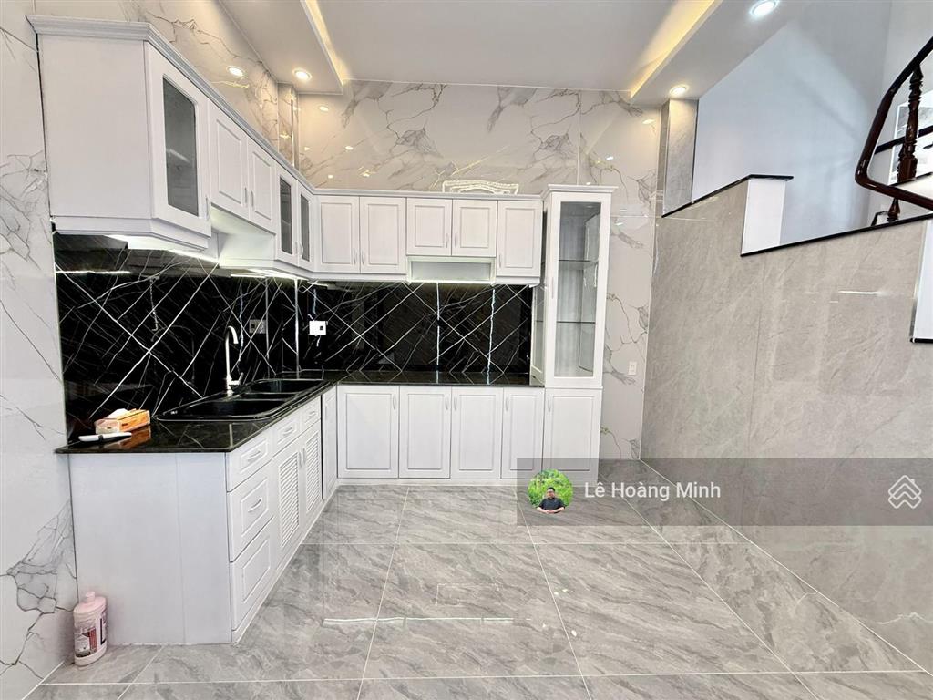 Nhà phố 4m x 16m, đúc 2 lầu 1/ ngắn hẻm 5m đường trần thị cờ