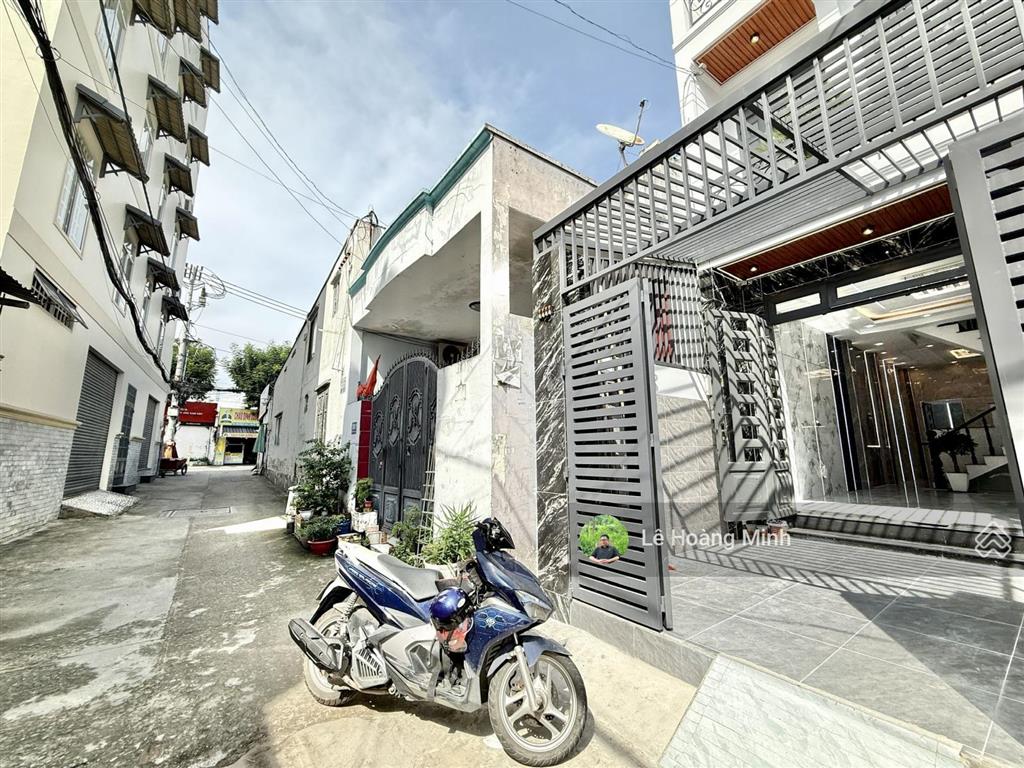 Nhà phố 4m x 16m, đúc 2 lầu 1/ ngắn hẻm 5m đường trần thị cờ