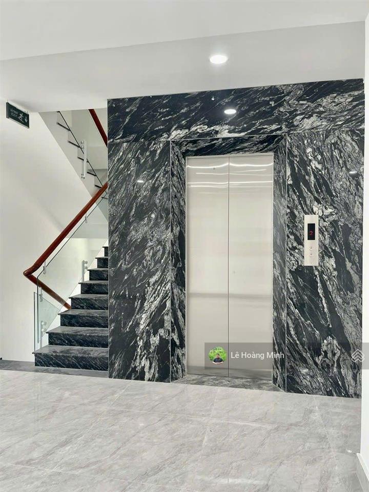 Bán tòa nhà văn phòng 9m x 30m, 1 hầm 7 tầng thang máy mặt tiền trần thị cờ