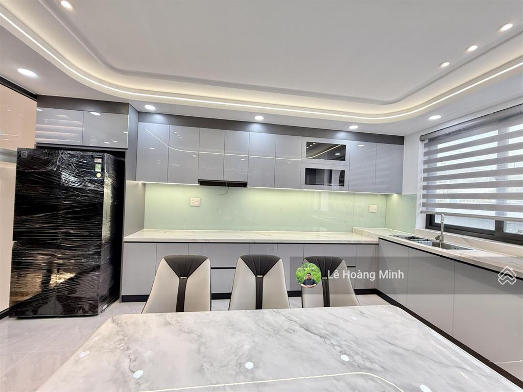 Siêu phẩm 5 tầng có thang máy 1/ hẻm nhựa 8m, tân chánh hiệp 18