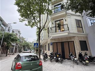 Bán nhà phân lô nguyên hồng  huỳnh thúc kháng  dt 77m2  mt 15m 7 tầng thang máy  lô góc