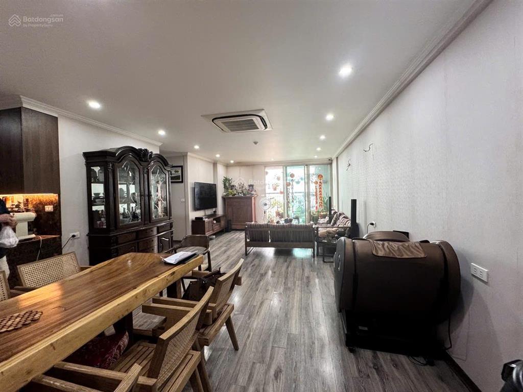 Bán căn góc 103m2 3 ngủ 2 vệ sinh tại cc hòa phát 70ndc, nhà full đồ giá 6,7 tỷ có thương lượng.