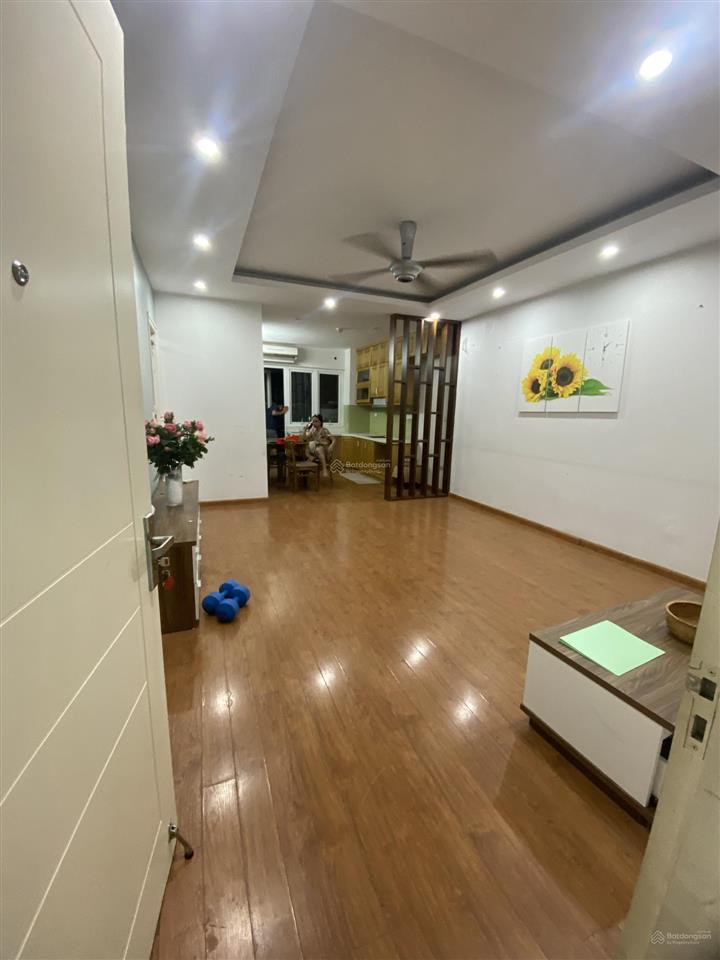 Bán căn hộ cc 60m2, 4,2 tỷ ở ct36 định công, 2pn 2vs view hồ định công