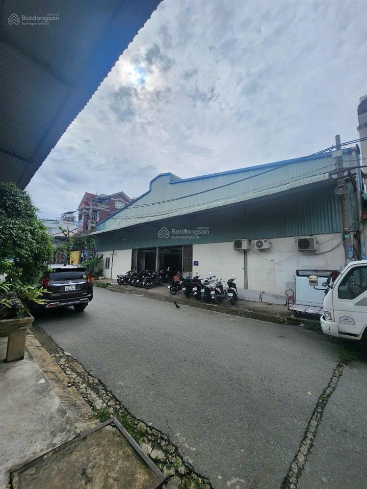 Cần bán nhà xưởng đang hoạt động 2 sổ liền kề 26x20m. tổng diện tích 2 sổ 547m2