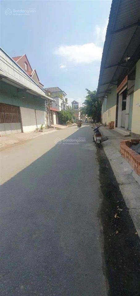 Cần bán nhà xưởng đang hoạt động 2 sổ liền kề 26x20m. tổng diện tích 2 sổ 547m2