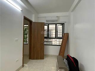 Nhà lô góc 2 mặt thoáng yên lũng, tầng 2 phòng ngủ, 50m ra đến đại lộ thăng long