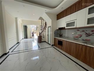 Nhà yên lũng an khánh 35m 5 tầng giá hơn 5 tỷ