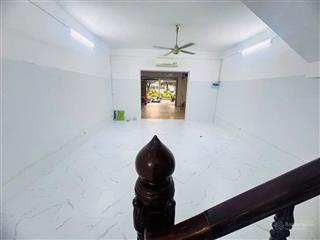 Bán nhà siêu hiếm cầu giấy, 20 tỷ, 86.6m2, ô tô đỗ cửa sát phố, ngõ thông.