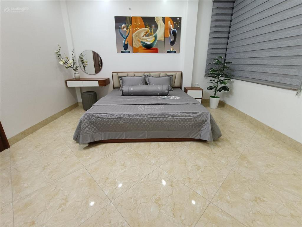 Cc cần bán nhà bồ đề 50 m2 ra hồng tiến. dt 35 m2 nhỉnh 7 tỷ