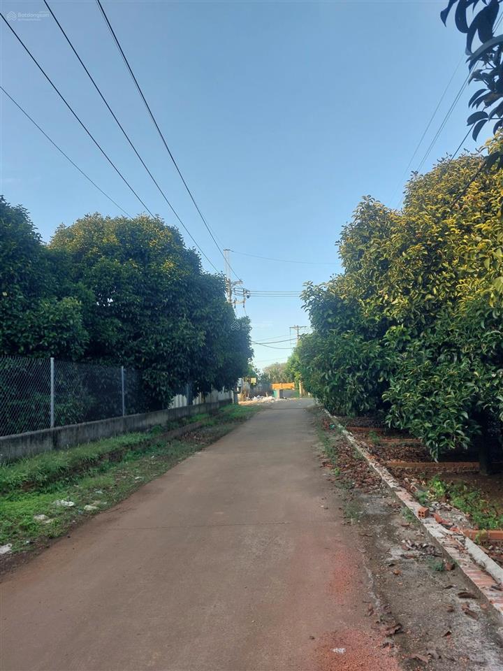 Bán gấp lô đất 125m2 full thổ cư gần trung tâm hành chính dầu giây  đầy đủ tiện ích  đường xe hơi