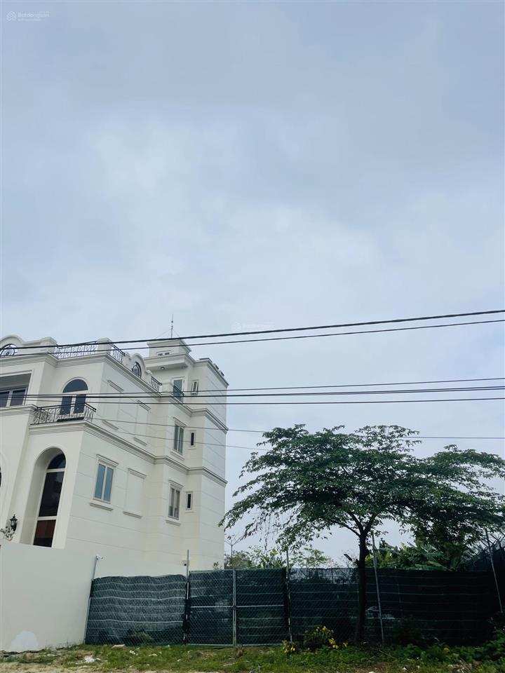 Chủ cần bán lô đất biệt thự đường 10m5 nguyễn đình hoàn, diện tích 150m2, vị trí vàng