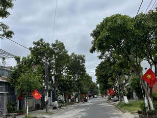 Cần bán đất mặt tiền đường 7m5 lý tử tấn. diện tích 100m2 vị trí vàng gần biển