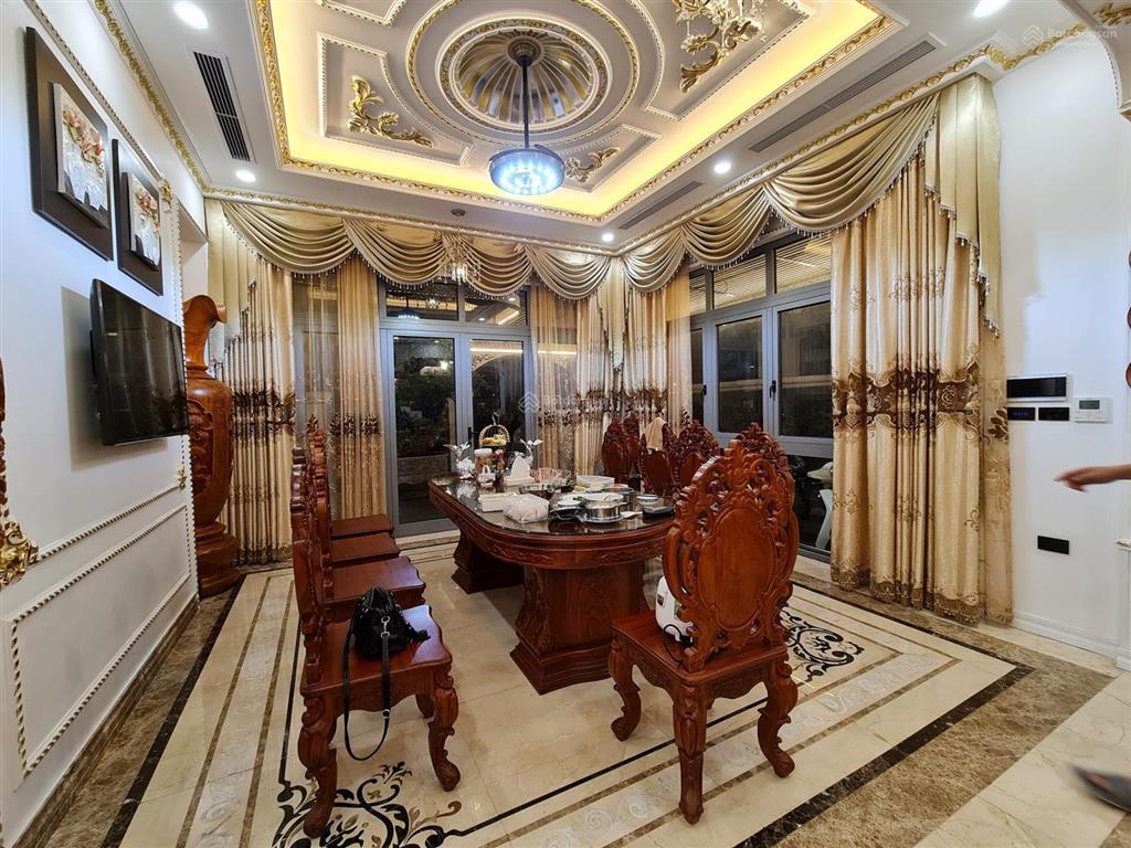 Bán biệt thự mặt phố lưu khánh đàm, việt hưng. dt 200m2 x 4 tầng, giá nhỉnh 50 tỷ