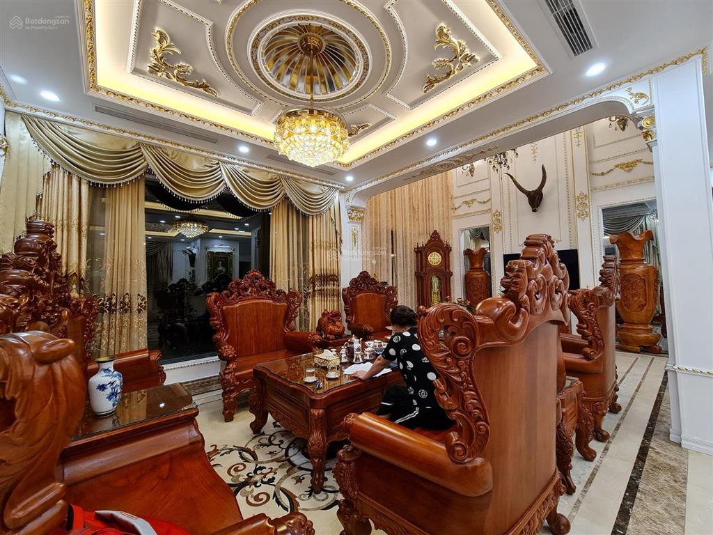 Bán biệt thự mặt phố lưu khánh đàm, việt hưng. dt 200m2 x 4 tầng, giá nhỉnh 50 tỷ