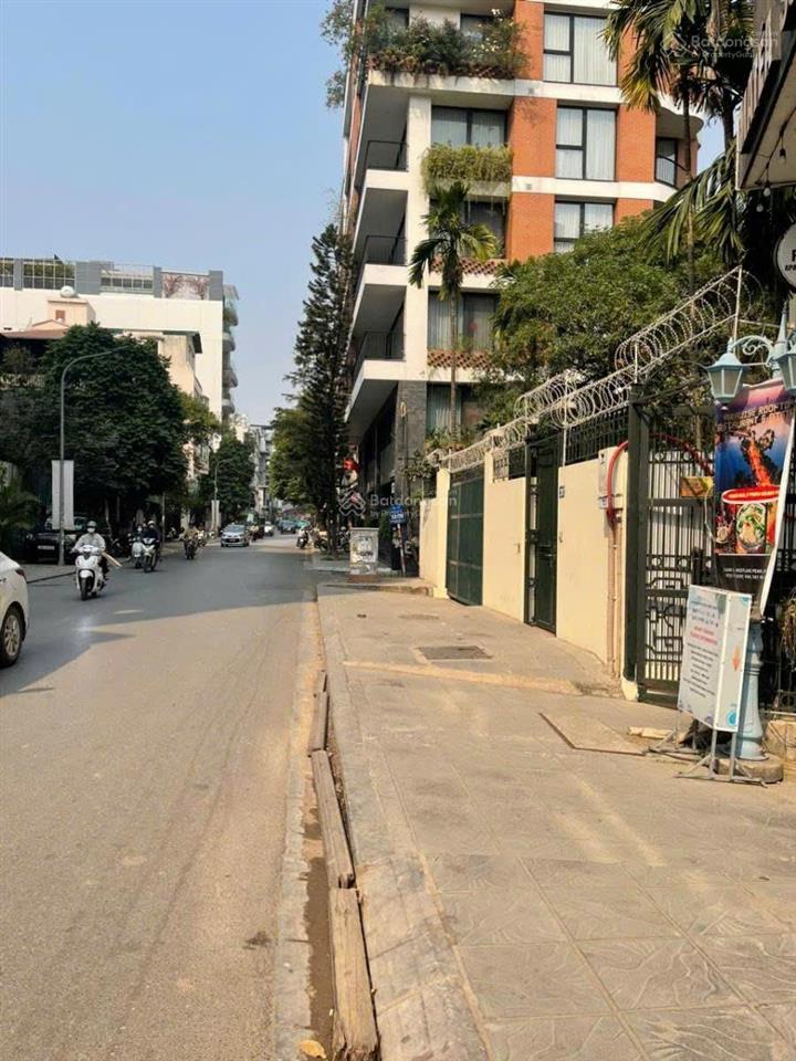 Bán nhà tô ngọc vân, tòa apartment vip tây hồ 165m2 x 10 tầng mt 7,5m giá 90,5 tỷ. dt 450tr/th,ô tô