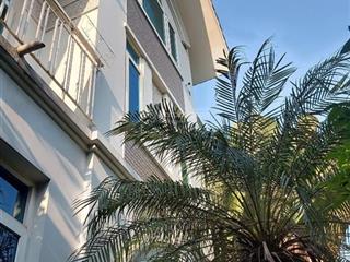 Bán bt hoàng quốc việt  cầu giấy, 210m2 x 4t mt12m giá 54 tỷ, ô tô, full thổ cư, giá trị tiềm năng