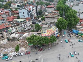 Bán nhà mặt phố la thành mới  đống đa, 135m2 x 3t mt 8,8m giá 40,5 tỷ. 1 mặt phố 1 mặt ngõ, hiếm