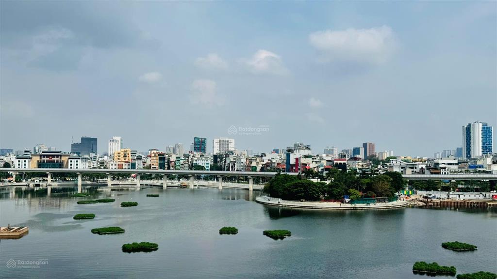 Bán nhà mặt phố la thành mới  đống đa, 135m2 x 3t mt 8,8m giá 40,5 tỷ. 1 mặt phố 1 mặt ngõ, hiếm