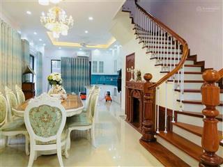 Bán biệt thự căn góc 178m2 vị trí thoáng giá hợp lí 170tr/m2 tại vinhomes thăng long