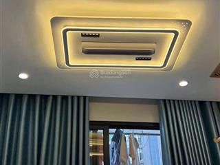 Chính chủ bán gấp căn 1br+ the sapphire 1 43,5m2 thu net 3,3 tỷ