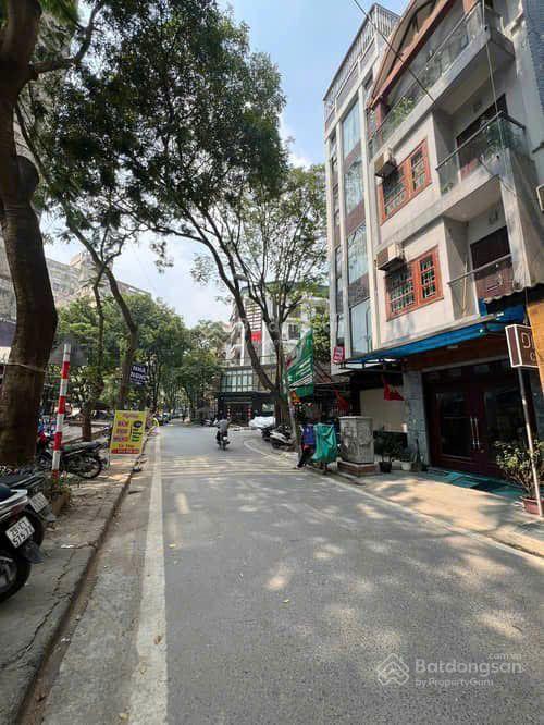 Rất rất cần bán nhà 1t mới làm, mặt đường (âu cơ yên phụ) 1006m2 mt 17.6m giá 338 tỷ