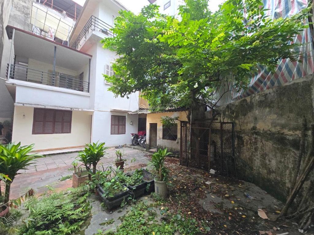 Bán đất vàng hào nam, nhà cũ 3 tầng, 162.5m2, giá rẻ 25 tỷ, thửa đất vuông vắn, pháp lý chuẩn