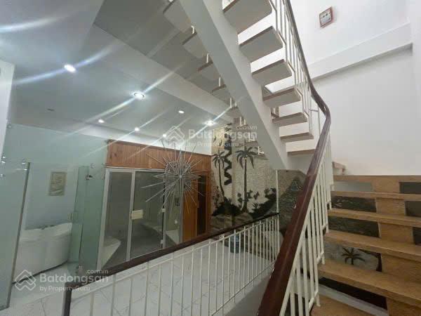 Cc bán nhà mt thống nhất, phường an hội đông,dt 4,6x25m, 3 tầng, giá 17 tỷ, 0919 818 *** gặp mr nam
