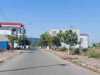 Cần ra gấp lô đất 92,5 giá 2tỷ mặt tiền đường 17m khu an thuận đối diện công viên