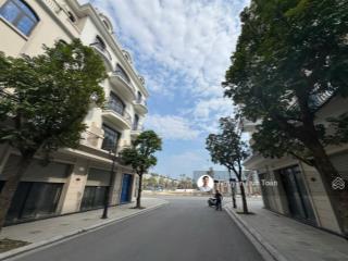 Shophouse kinh doanh  đối diện chung cư