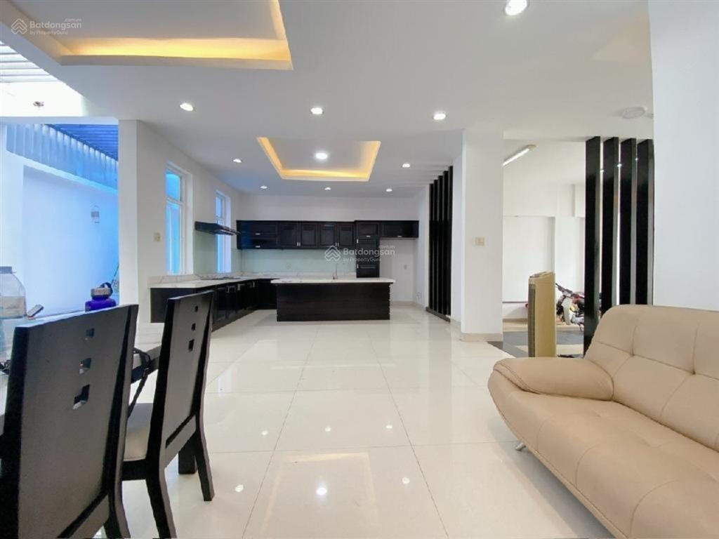 Đẳng cấp châu âu view sông ngay bến xe quận 8. 175m2, 3 tầng nội thất cao cấp