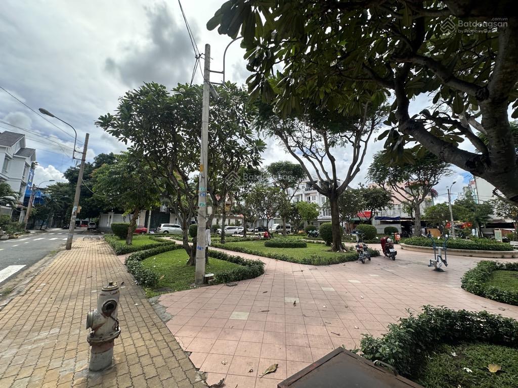 Bán biệt thự góc 2 mt khu bông sao p5 q8