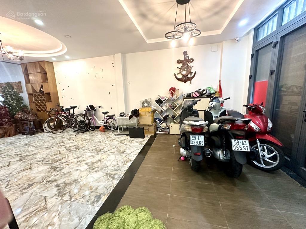 Bán nhà mặt tiền nhựa 8m dương bá trạc p1 q8