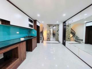 Bán nhà Cầu Giấy, 6 tầng, thang máy, oto đậu cửa nhỉnh 11 tỷ