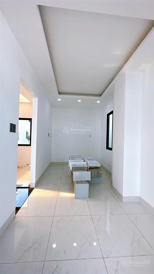 Hạ giá bán nhanh chuyển cv nhà sát hẻm xh tân vĩnh dt 6m sâu 10m vuông nở hậu 8,9ty còn bớt lộc
