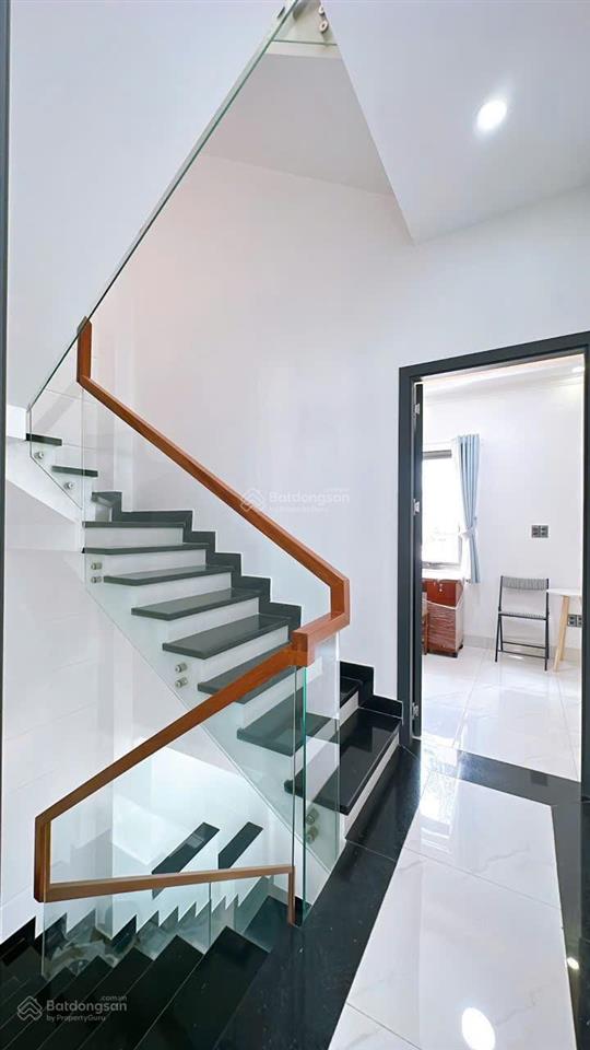 Hạ giá bán nhanh chuyển cv nhà sát hẻm xh tân vĩnh dt 6m sâu 10m vuông nở hậu 8,9ty còn bớt lộc