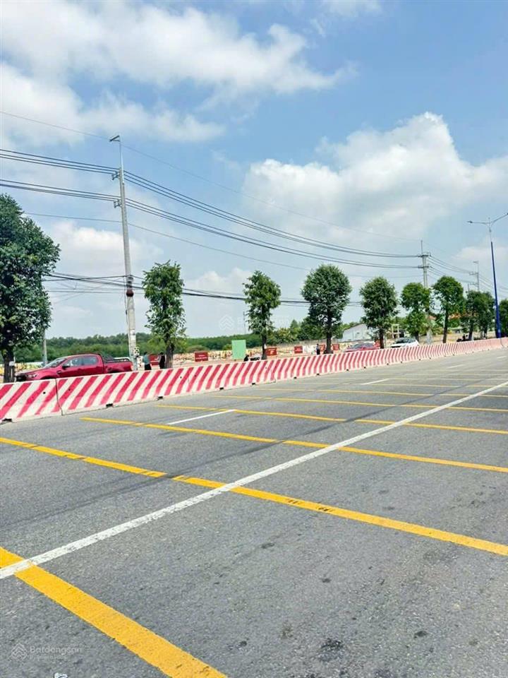 Bán gấp 2 lô mặt tiền ql13 ngay khu hành chính bàu bàng, bình dương diện tích 300m2 chỉ 12tr/m2