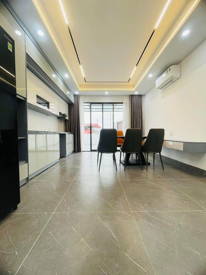 Chủ bán gấp căn 46m2 phố Nguyễn Văn Cừ 7T gara thang máy kinh doanh, chỉ 12.7 tỷ