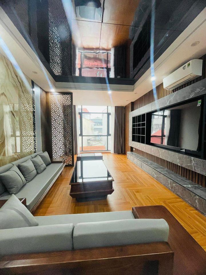 Chủ bán gấp căn 46m2 phố Nguyễn Văn Cừ 7T gara thang máy kinh doanh, chỉ 12.7 tỷ