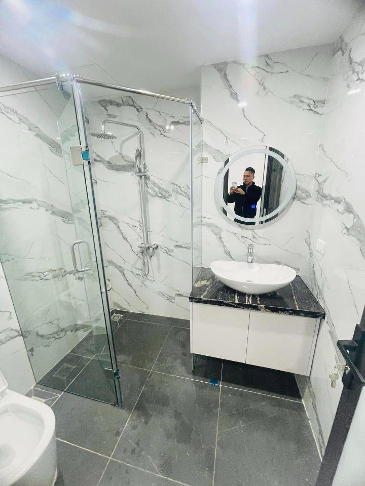 Chủ bán gấp căn 46m2 phố Nguyễn Văn Cừ 7T gara thang máy kinh doanh, chỉ 12.7 tỷ