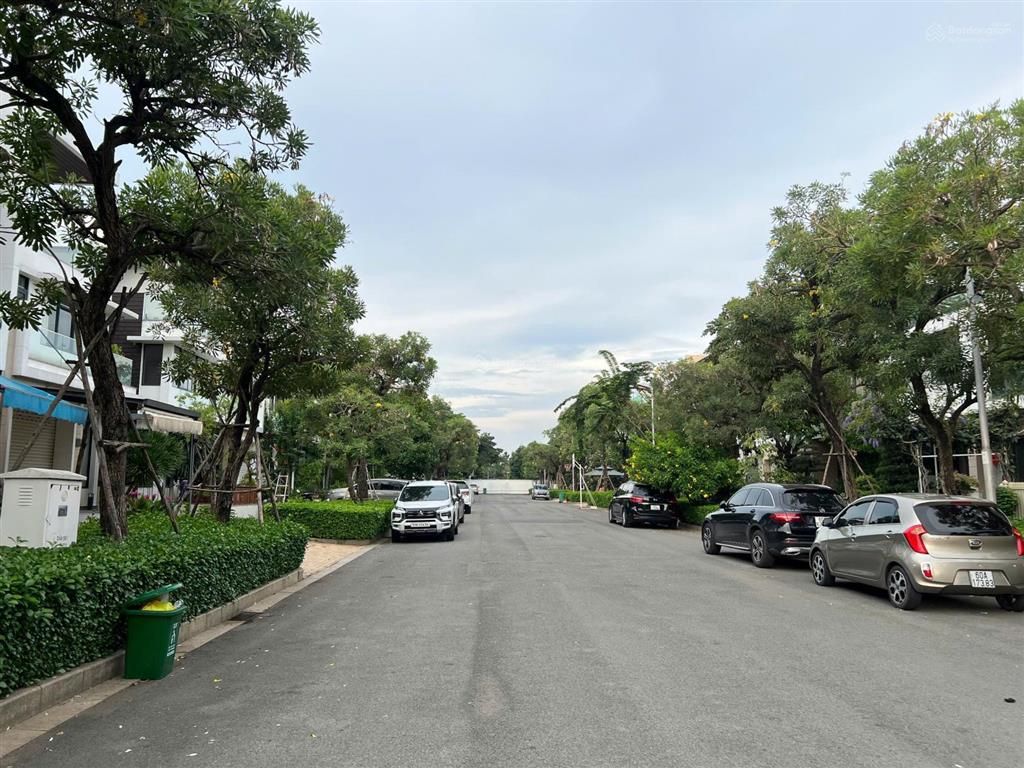 Cho thuê biệt thự lucasta liên phường q9 giá 33tr/tháng full nội thất