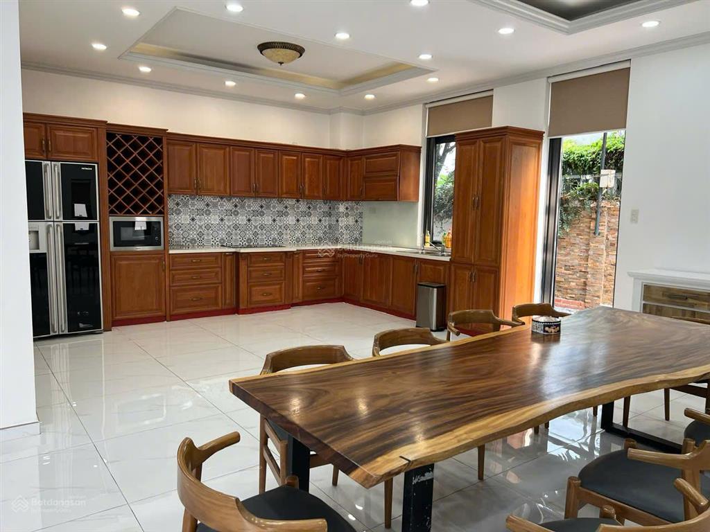 Cho thuê biệt thự lucasta liên phường q9 giá 33tr/tháng full nội thất