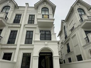 Chính chủ cần bán biệt thự hải âu 02vinhomes ocean park 1 hoàn thiện thang máy, gần vincom center