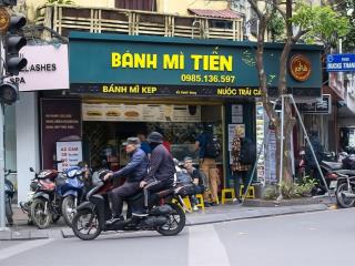 Siêu đẹp! cho thuê mbkd phố hàng đường, dt 50m2, mt 4m. giá 70tr/tháng