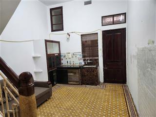 Cho thuê nhà ở ngõ phố đội nhân, q. ba đình, hà nội dt 60m2 ngõ thông, ô tô đậu cửa