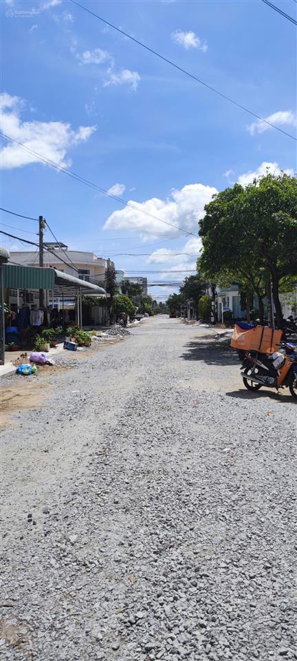 Bán đất tại đường triệu thị trinh khóm bình khánh 3, bình đức long xuyên an giang