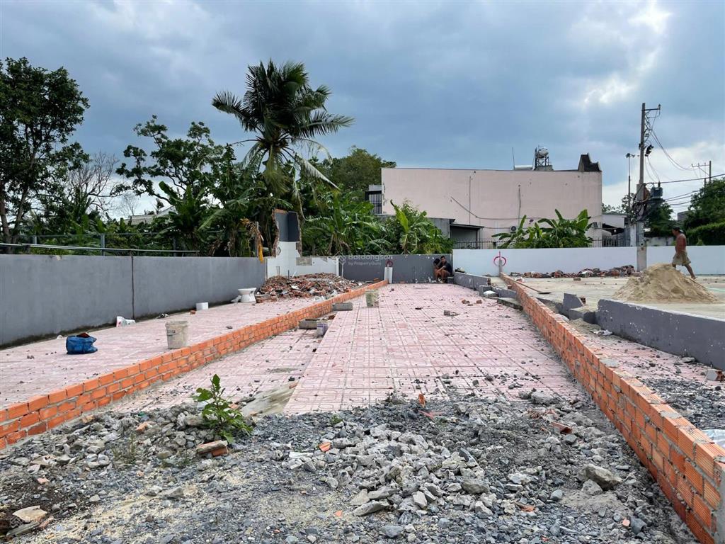 Lô đất hẻm xe hơi thị trấn hóc môn, 80m2, shr, giá 3.4 tỷ