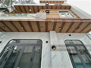 Cách mặt tiền 10m  nhà mới vào ở ngay ! 3 tầng ( ngang 8m x 4,2m )  trần quang khải. q1  9,4 tỷ