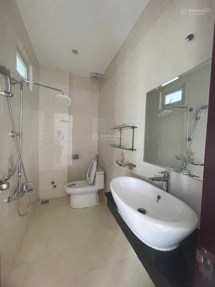 Bán bt 5pn, 4wc, 230m2 ở quốc lộ 13, hiệp bình phước, 16 tỷ giá ưu đãi